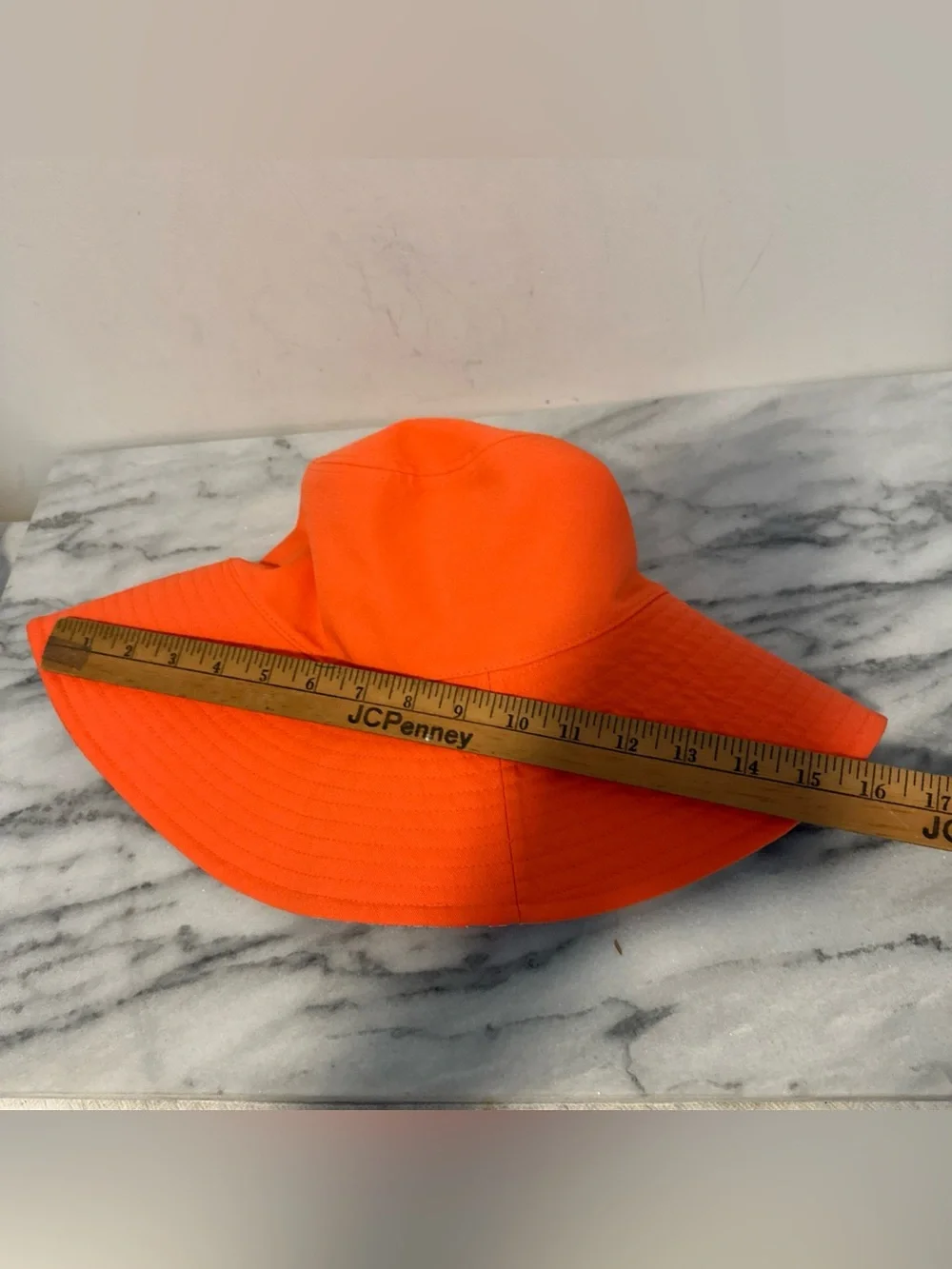 Lilly Pulitzer UPF 50+ Reversible Sun Hat in the Bahamian Rhapsody Excellent